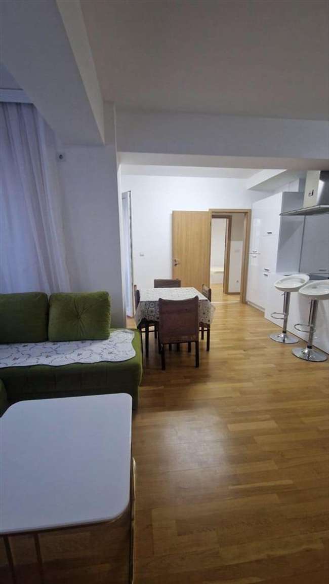 Jepet me qira apartament 3-dhomësh në Taftalidze 1, pranë Oktës - 2