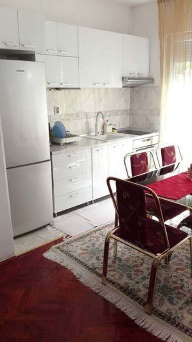 Apartament praktik në lagjen Prolet - 3