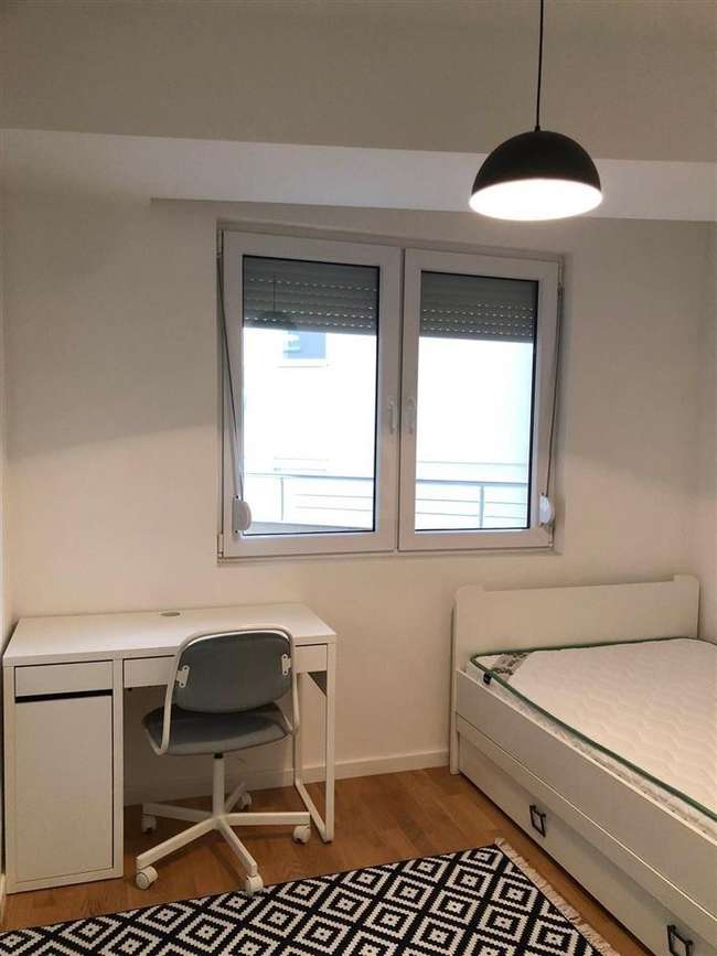 Merkez'de, Karadağ yakınında kiralık üç odalı daire - slika 2