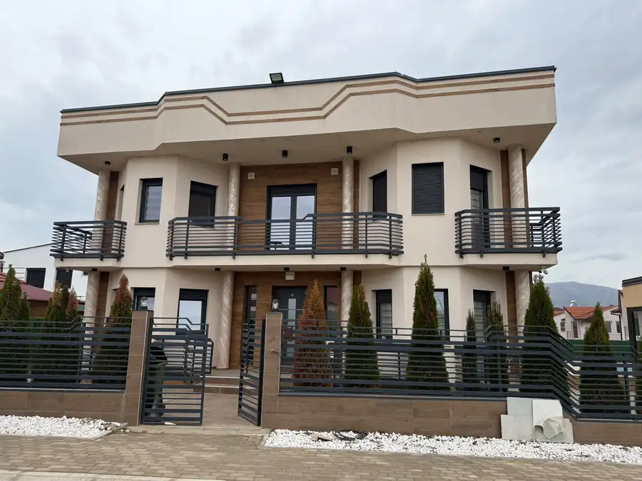 Се продава куќа во Илинден - 1